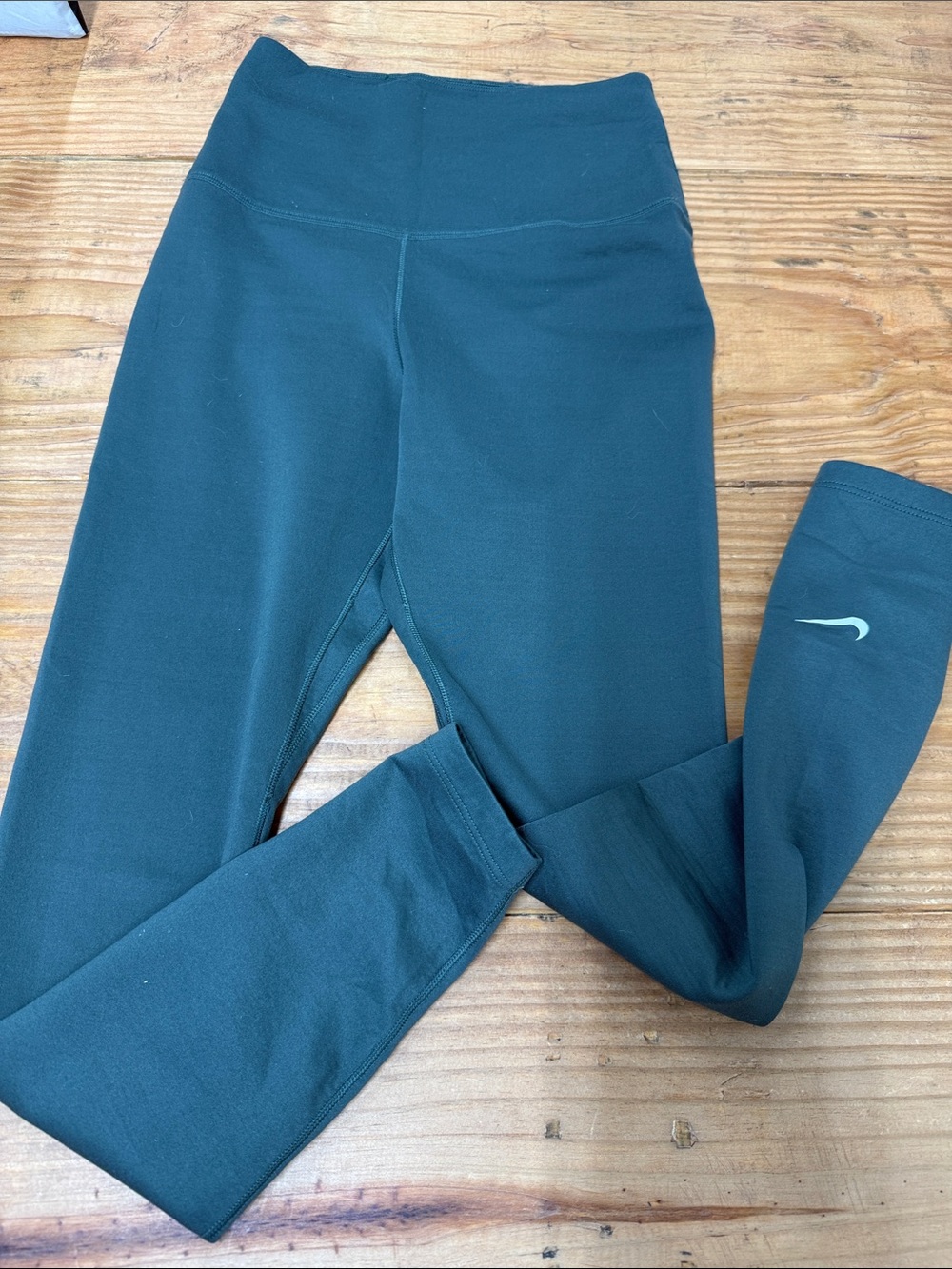 Nike woman’s  Teal Green Performance Leggings